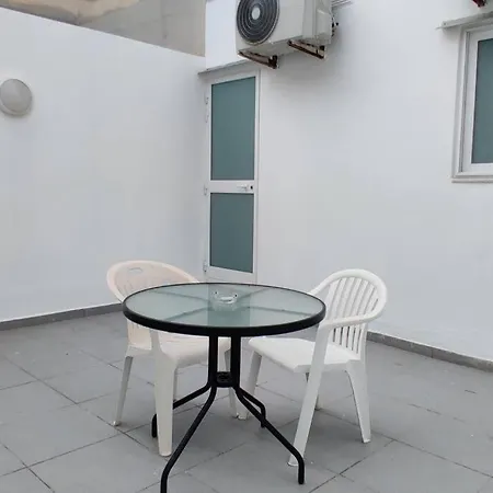 Apartman B : Fun Flat For Up To 5+ Inc Terrace Is-Swieqi