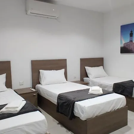 B : Fun Flat For Up To 5+ Inc Terrace Is-Swieqi