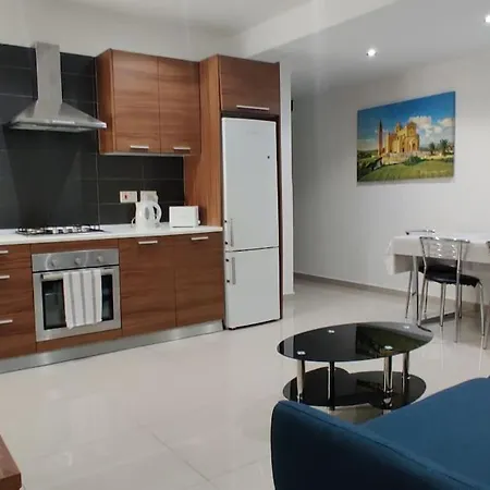 B : Fun Flat For Up To 5+ Inc Terrace * Is-Swieqi