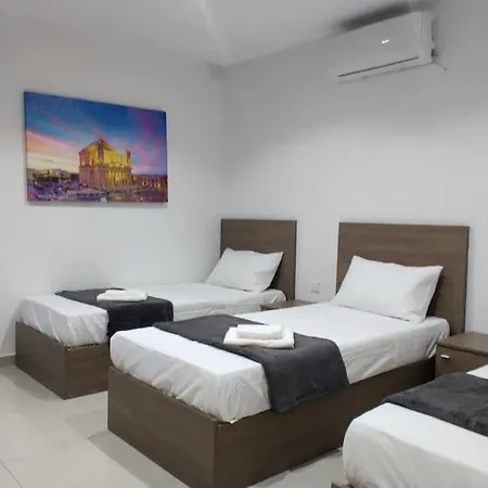 B : Fun Flat For Up To 5+ Inc Terrace Lägenhet *