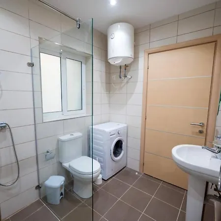 דירה B : Fun Flat For Up To 5+ Inc Terrace Is-Swieqi