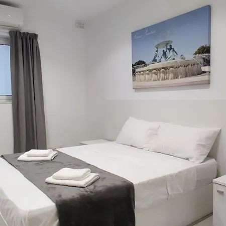 B : Fun Flat For Up To 5+ Inc Terrace *