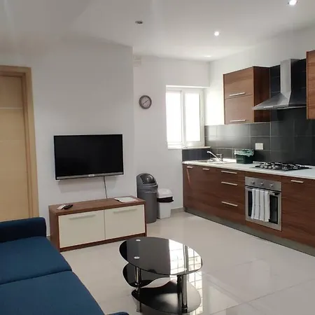 B : Fun Flat For Up To 5+ Inc Terrace * Is-Swieqi